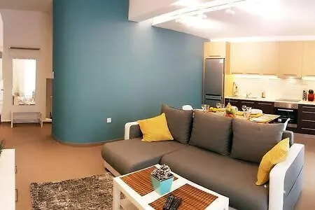 2 Bedroom Luxury Near Acropolis Apartment